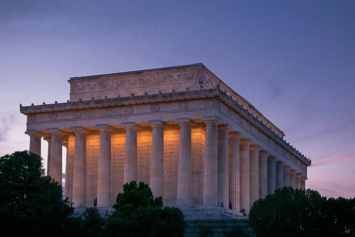 Night Tour: 10+ Monuments, Cherry Blossom, National Mall, Tickets - Photo 1 of 25